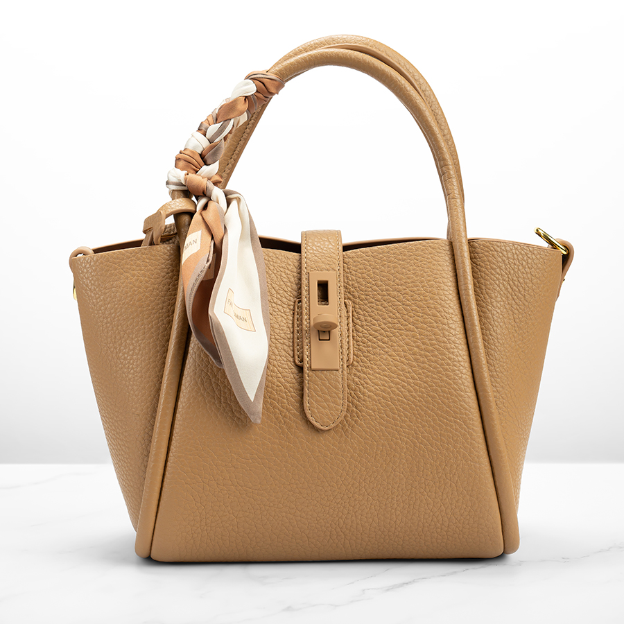 Casual bag Peanut color with zipper and lock + ribbon in leather